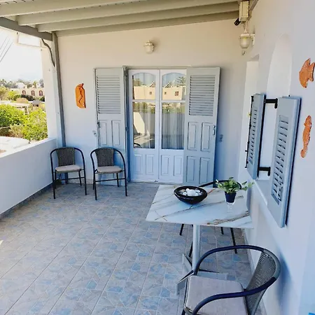 Mimika * Perissa (Santorini)